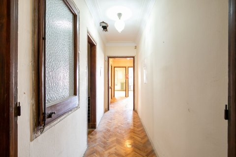 Apartamento de 5 dormitorios en venta en Barcelona, Cataluña, Spain № 6244 - foto 24