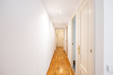 3 bedrooms apartment for sale in Barcelona, Catalonia, Spain № 6245 - photo 15