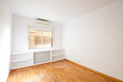 3 bedrooms apartment for sale in Barcelona, Catalonia, Spain № 6245 - photo 3