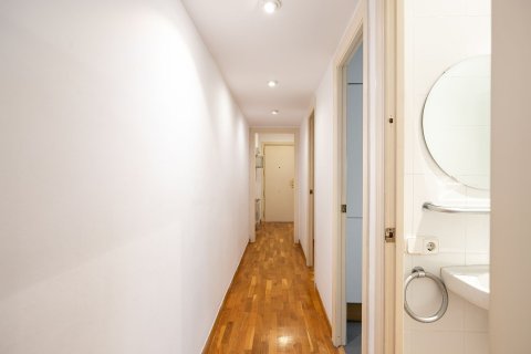 3 bedrooms apartment for sale in Barcelona, Catalonia, Spain № 6245 - photo 25