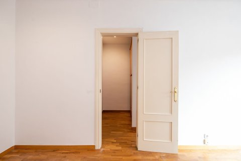 3 bedrooms apartment for sale in Barcelona, Catalonia, Spain № 6245 - photo 8