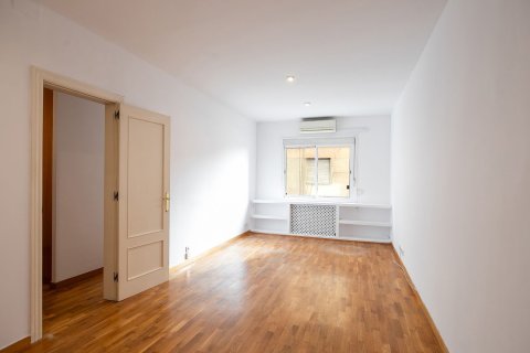 3 bedrooms apartment for sale in Barcelona, Catalonia, Spain № 6245 - photo 2