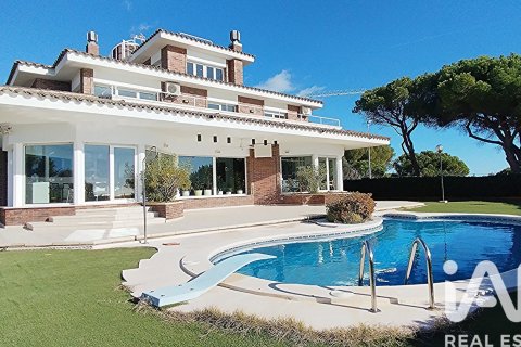 Сasa de 6 dormitorios en venta en Torredembarra, Tarragona, Cataluña, Spain № 4653