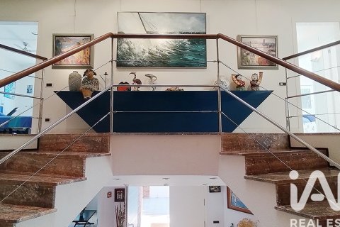Сasa de 6 dormitorios en venta en Torredembarra, Tarragona, Cataluña, Spain № 4653 - foto 18