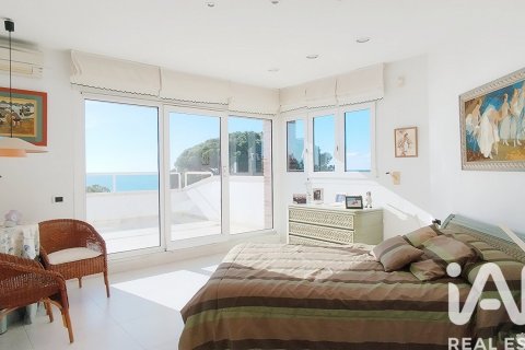 Сasa de 6 dormitorios en venta en Torredembarra, Tarragona, Cataluña, Spain № 4653 - foto 20
