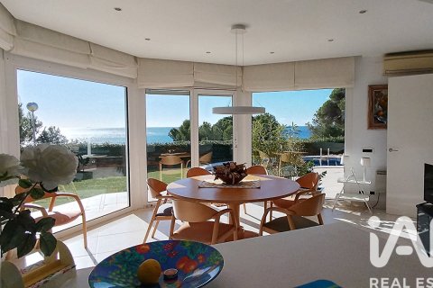 Сasa de 6 dormitorios en venta en Torredembarra, Tarragona, Cataluña, Spain № 4653 - foto 12