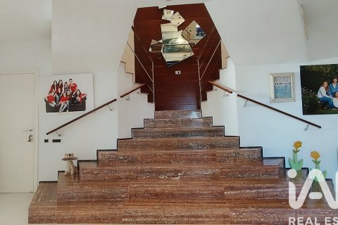 Сasa de 6 dormitorios en venta en Torredembarra, Tarragona, Cataluña, Spain № 4653 - foto 17