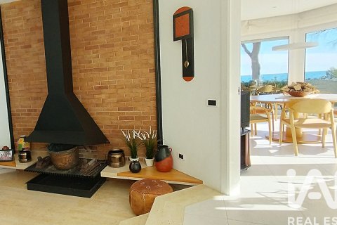 Сasa de 6 dormitorios en venta en Torredembarra, Tarragona, Cataluña, Spain № 4653 - foto 10