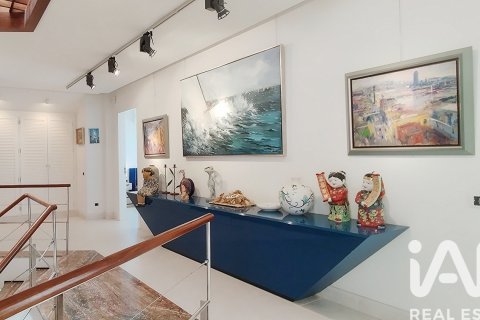 Сasa de 6 dormitorios en venta en Torredembarra, Tarragona, Cataluña, Spain № 4653 - foto 19