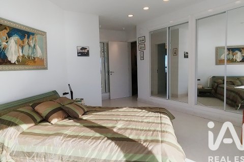 Сasa de 6 dormitorios en venta en Torredembarra, Tarragona, Cataluña, Spain № 4653 - foto 21
