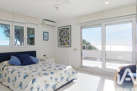 Сasa de 6 dormitorios en venta en Torredembarra, Tarragona, Cataluña, Spain № 4653 - foto 27