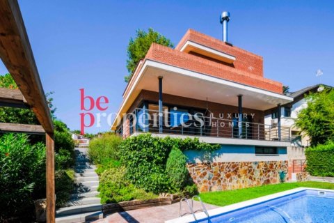 Сasa de 6 dormitorios en venta en Sant Cugat del Vallès, Barcelona, Cataluña, Spain № 2242