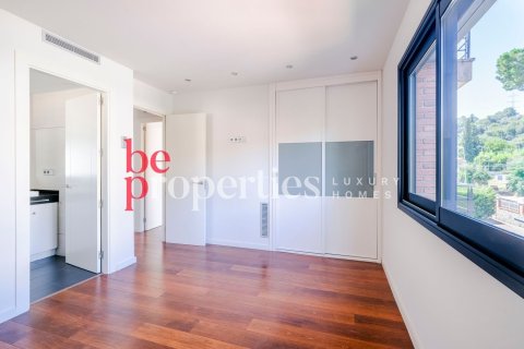 Сasa de 6 dormitorios en venta en Sant Cugat del Vallès, Barcelona, Cataluña, Spain № 2240 - foto 2
