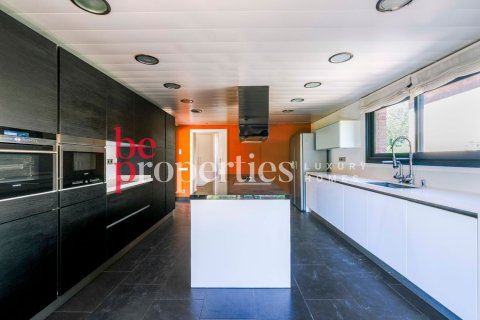 Сasa de 6 dormitorios en venta en Sant Cugat del Vallès, Barcelona, Cataluña, Spain № 2240 - foto 27