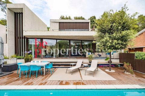 Сasa de 6 dormitorios en venta en Sant Cugat del Vallès, Barcelona, Cataluña, Spain № 2243