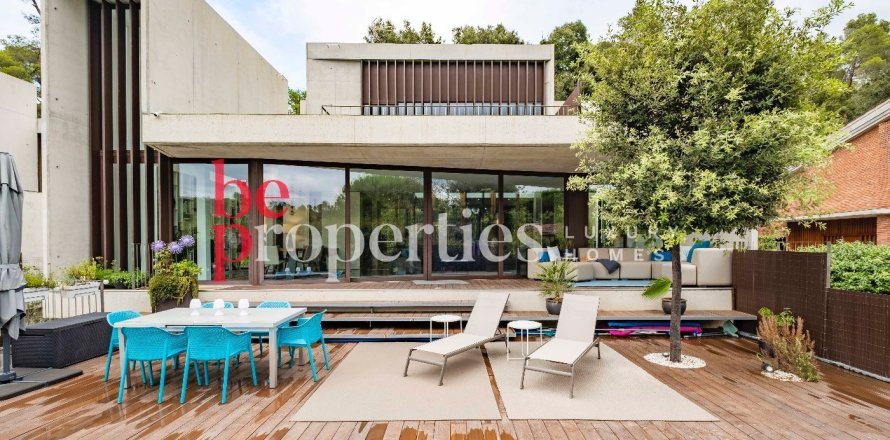 Сasa de 6 dormitorios en venta en Sant Cugat del Vallès, Barcelona, Cataluña, Spain № 2243