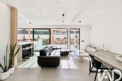 Сasa de 4 dormitorios en venta en Sant Pere de Ribes, Barcelona, Cataluña, Spain № 7466 - foto 2
