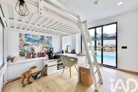 Сasa de 4 dormitorios en venta en Sant Pere de Ribes, Barcelona, Cataluña, Spain № 7466 - foto 18