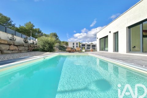 Сasa de 4 dormitorios en venta en Sant Pere de Ribes, Barcelona, Cataluña, Spain № 7466 - foto 28