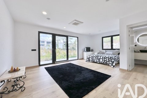 Сasa de 4 dormitorios en venta en Sant Pere de Ribes, Barcelona, Cataluña, Spain № 7466 - foto 11