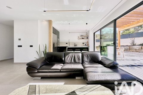 Сasa de 4 dormitorios en venta en Sant Pere de Ribes, Barcelona, Cataluña, Spain № 7466 - foto 3