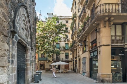 Apartamento de 2 dormitorios en venta en Barcelona, Cataluña, Spain № 8546 - foto 23