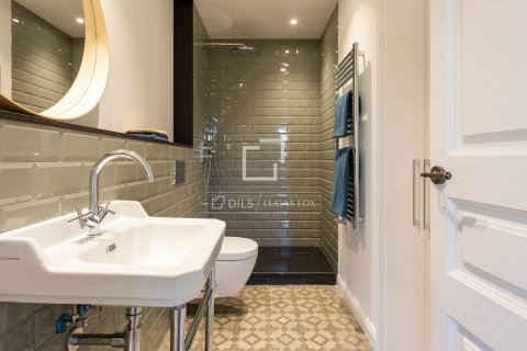 Apartamento de 2 dormitorios en venta en Barcelona, Cataluña, Spain № 8546 - foto 16