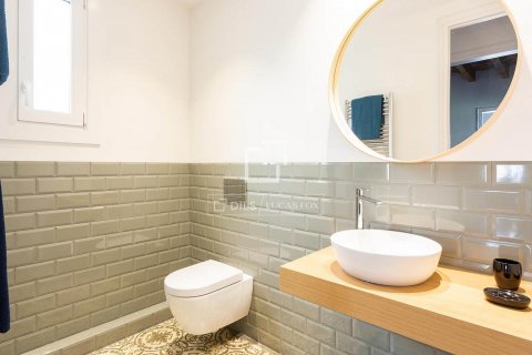 Apartamento de 2 dormitorios en venta en Barcelona, Cataluña, Spain № 8546 - foto 15