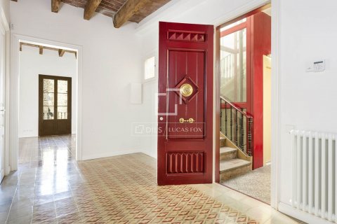 Apartamento de 2 dormitorios en venta en Barcelona, Cataluña, Spain № 8546 - foto 19