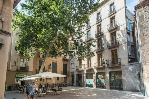 Apartamento de 2 dormitorios en venta en Barcelona, Cataluña, Spain № 8546 - foto 22