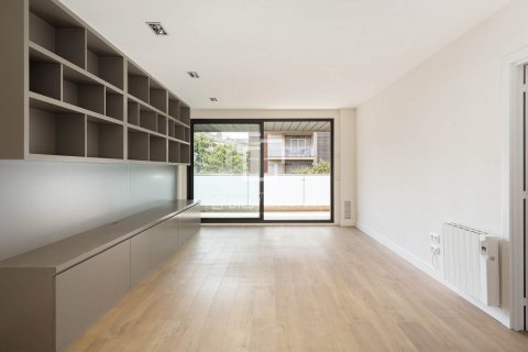 Apartamento de 3 dormitorios en venta en Barcelona, Cataluña, Spain № 8545