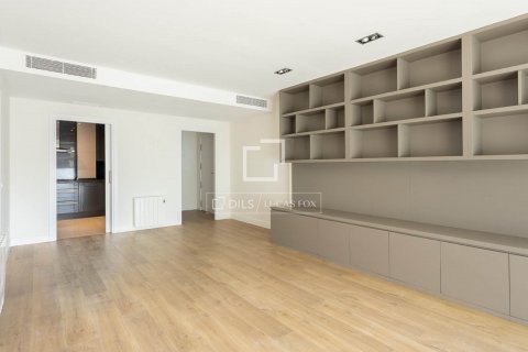 3 bedrooms apartment for sale in Barcelona, Catalonia, Spain № 8545 - photo 11