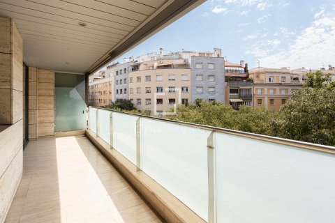 3 bedrooms apartment for sale in Barcelona, Catalonia, Spain № 8545 - photo 8