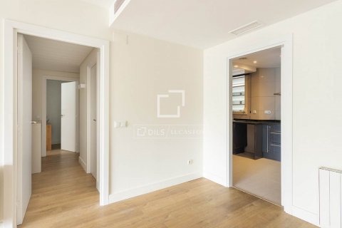 3 bedrooms apartment for sale in Barcelona, Catalonia, Spain № 8545 - photo 13