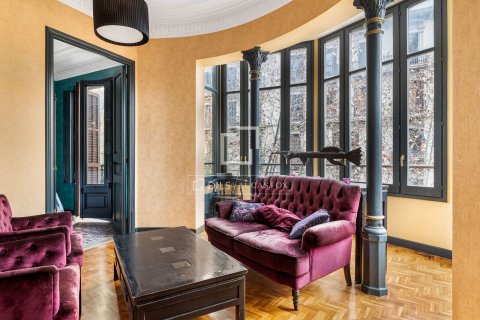 4 bedrooms apartment for sale in Barcelona, Catalonia, Spain № 8544 - photo 9