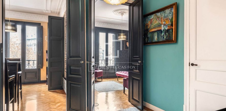 4 bedrooms apartment for sale in Barcelona, Catalonia, Spain № 8544