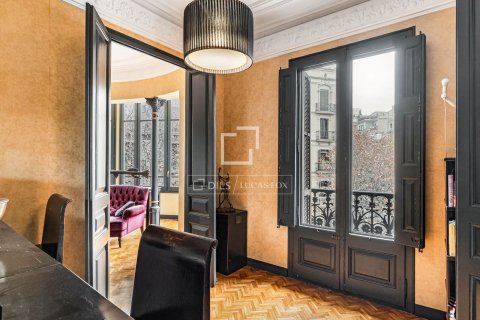 4 bedrooms apartment for sale in Barcelona, Catalonia, Spain № 8544 - photo 11
