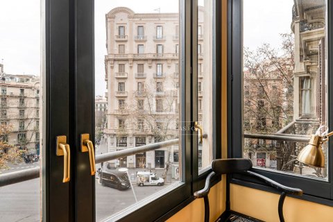 4 bedrooms apartment for sale in Barcelona, Catalonia, Spain № 8544 - photo 3