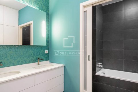 4 bedrooms apartment for sale in Barcelona, Catalonia, Spain № 8544 - photo 25