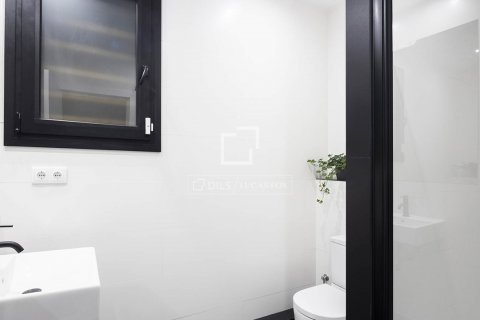 Купить квартиру в Барселона, Испания с 2 спальни, 81м², № 8549 - фото 13