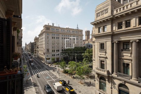 Купить квартиру в Барселона, Испания с 4 спальни, 204м², № 8550 - фото 2