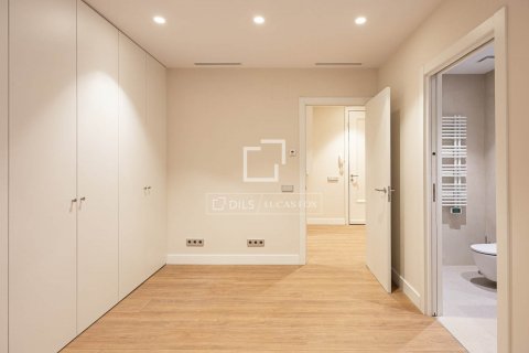 Купить квартиру в Барселона, Испания с 4 спальни, 204м², № 8550 - фото 17
