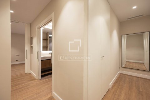 Купить квартиру в Барселона, Испания с 4 спальни, 204м², № 8550 - фото 30