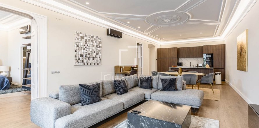 2 bedrooms apartment for sale in Barcelona, Catalonia, Spain № 8547