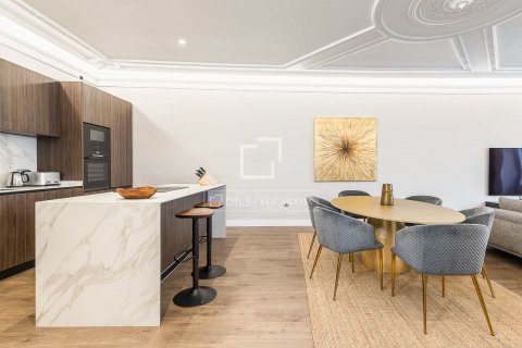 2 bedrooms apartment for sale in Barcelona, Catalonia, Spain № 8547 - photo 12
