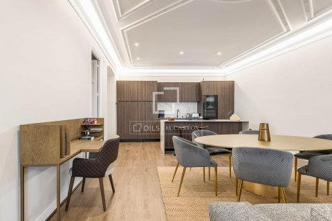 2 bedrooms apartment for sale in Barcelona, Catalonia, Spain № 8547 - photo 11