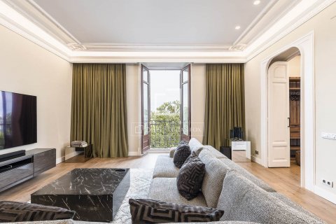 2 bedrooms apartment for sale in Barcelona, Catalonia, Spain № 8547 - photo 10