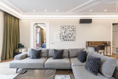 2 bedrooms apartment for sale in Barcelona, Catalonia, Spain № 8547 - photo 6