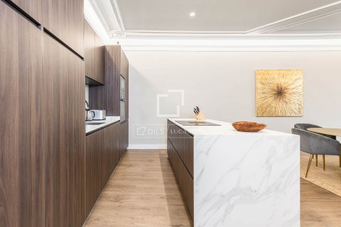2 bedrooms apartment for sale in Barcelona, Catalonia, Spain № 8547 - photo 14