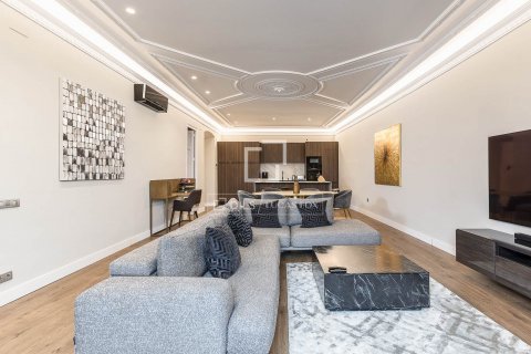 2 bedrooms apartment for sale in Barcelona, Catalonia, Spain № 8547 - photo 8